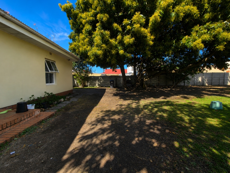 5 Bedroom Property for Sale in Wynberg Western Cape